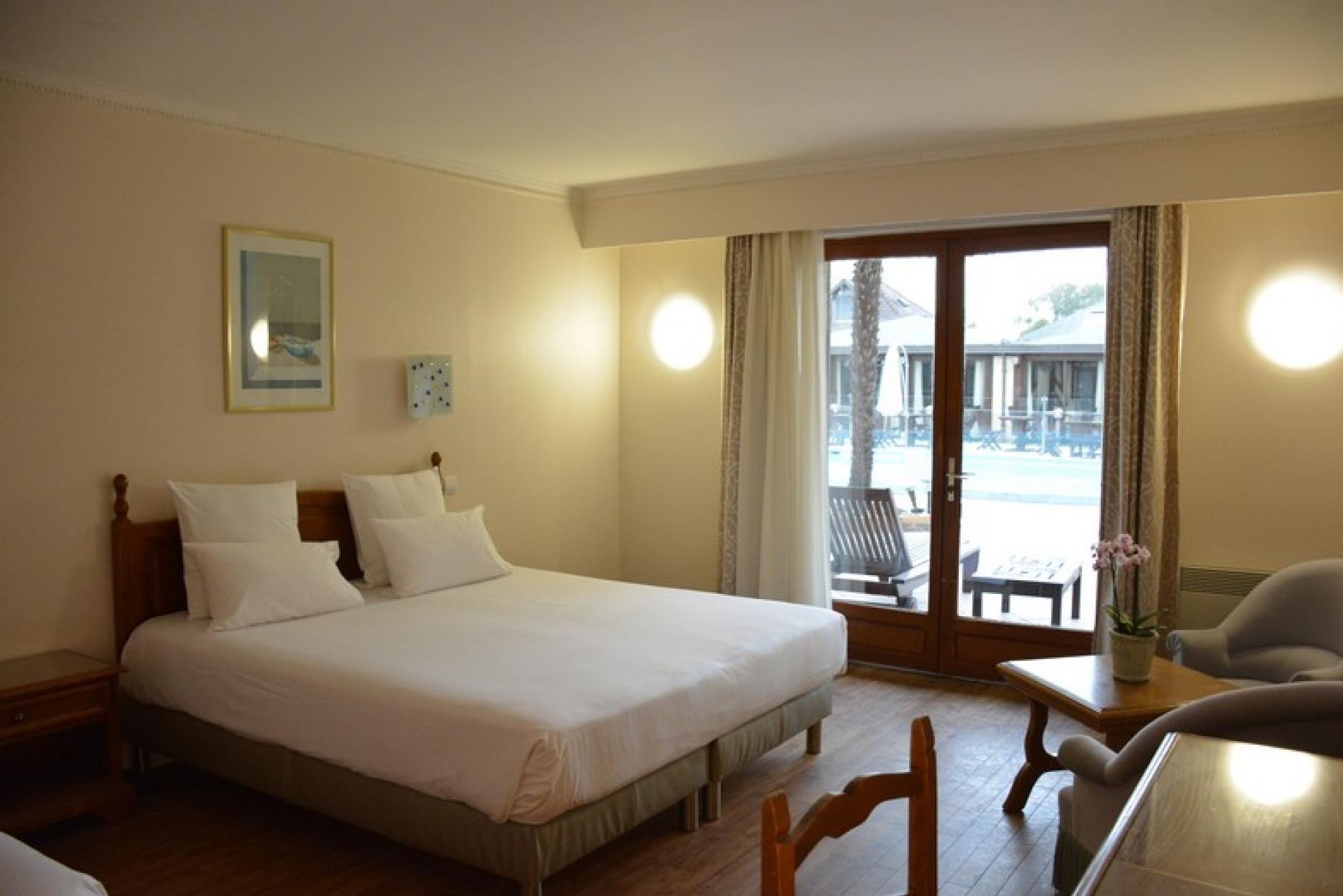 Logis Le Clos Deauville Saint Gatien Экстерьер фото