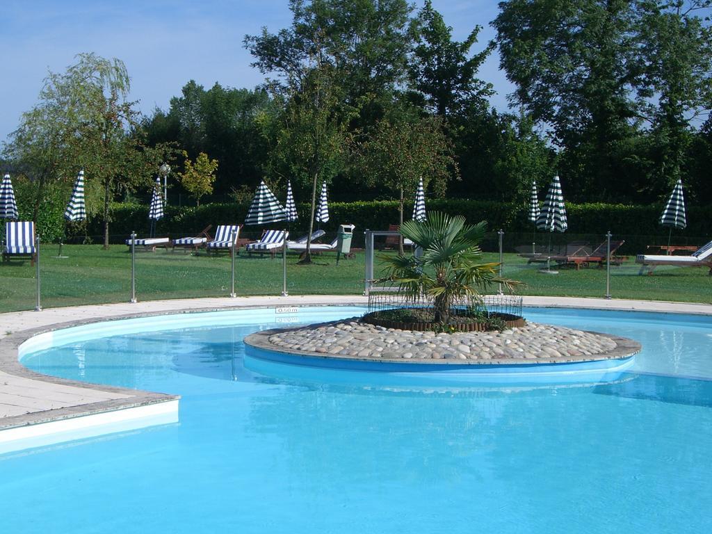 Logis Le Clos Deauville Saint Gatien Экстерьер фото