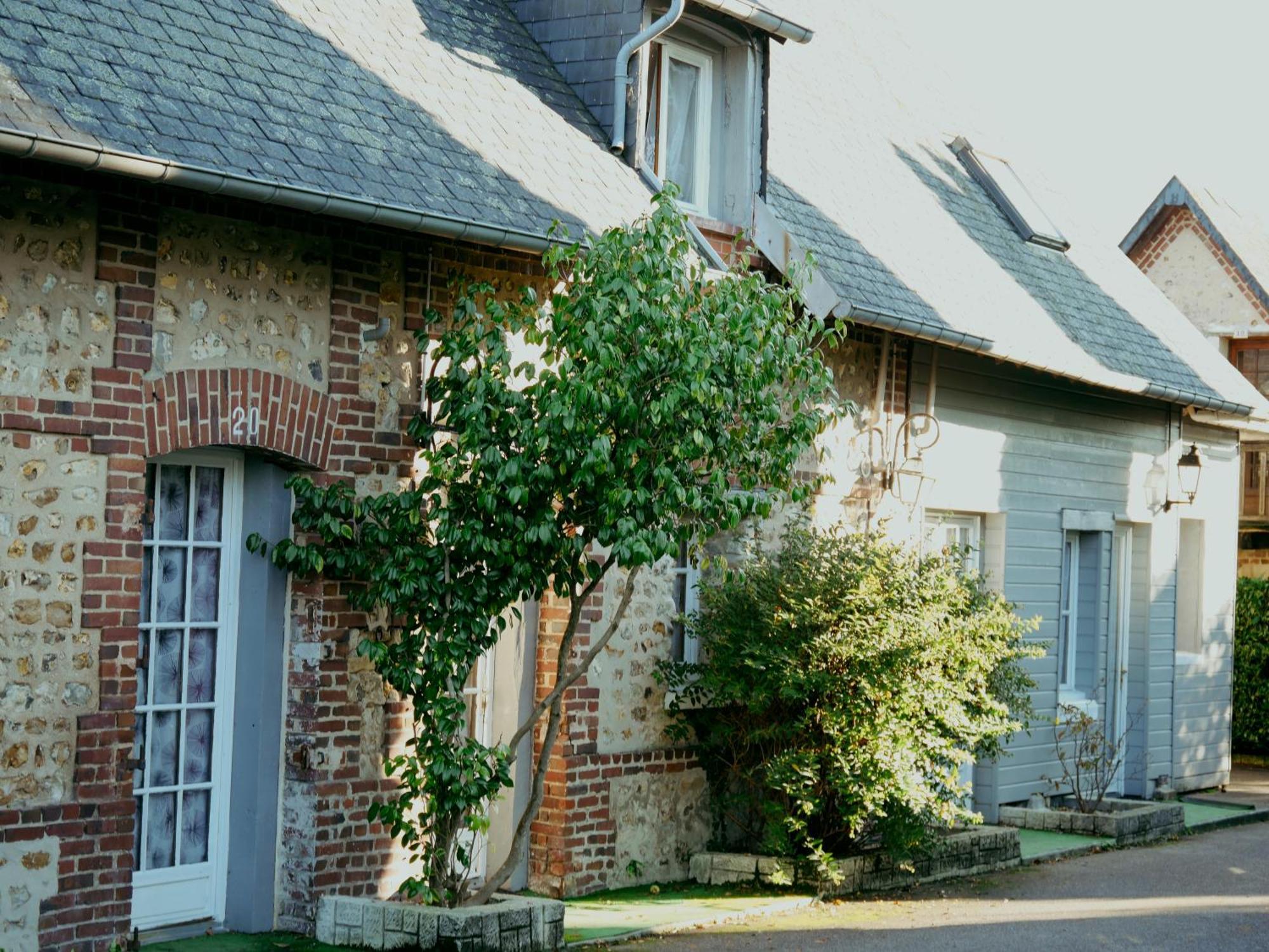 Logis Le Clos Deauville Saint Gatien Экстерьер фото